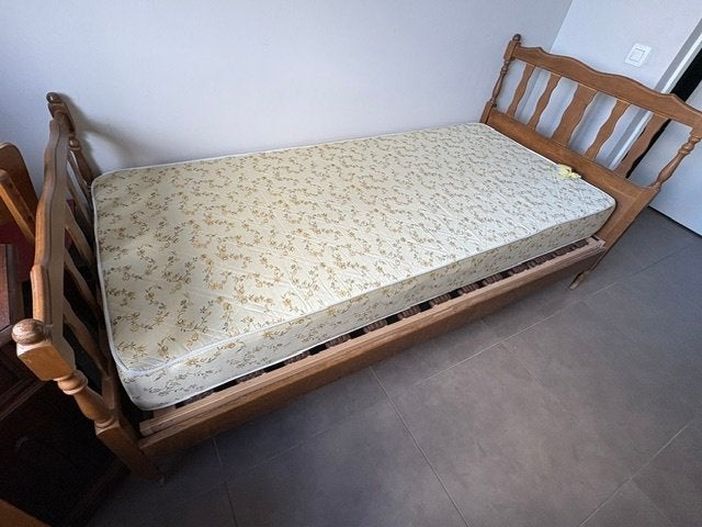 Lit simple avec sommier à lattes et matelas, Maison & Meubles, 90 cm, Matelas, Une personne, Enlèvement