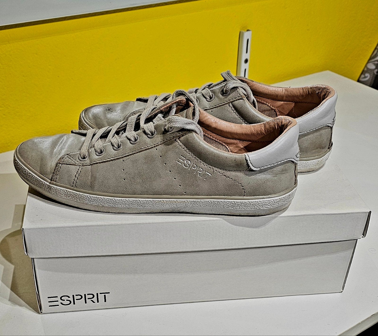 CHAUSSURES EN CUIR ESPRIT, Enlèvement ou Envoi, Autres couleurs, Chaussures à lacets, Comme neuf