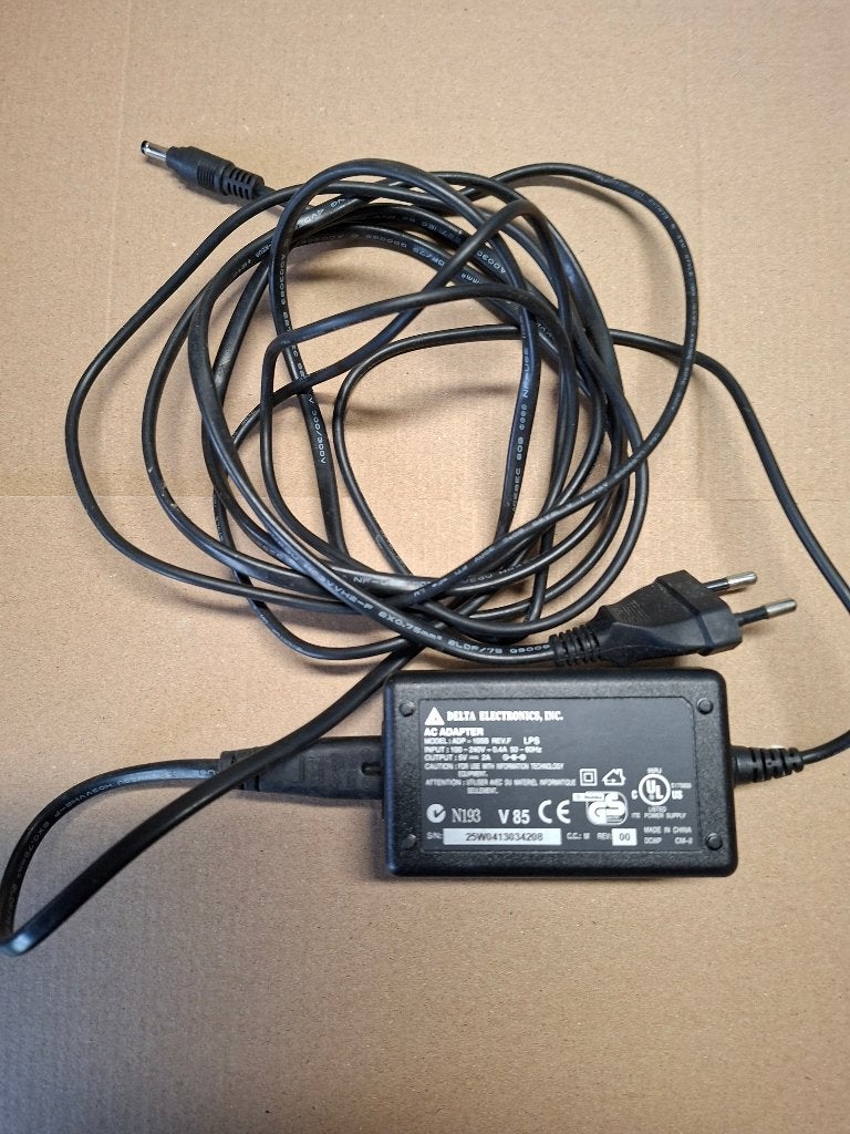 Adaptor / oplader 230v naar 5V voor informatica apparatuur, Computers en Software, Laptop-opladers, Ophalen of Verzenden, Zo goed als nieuw