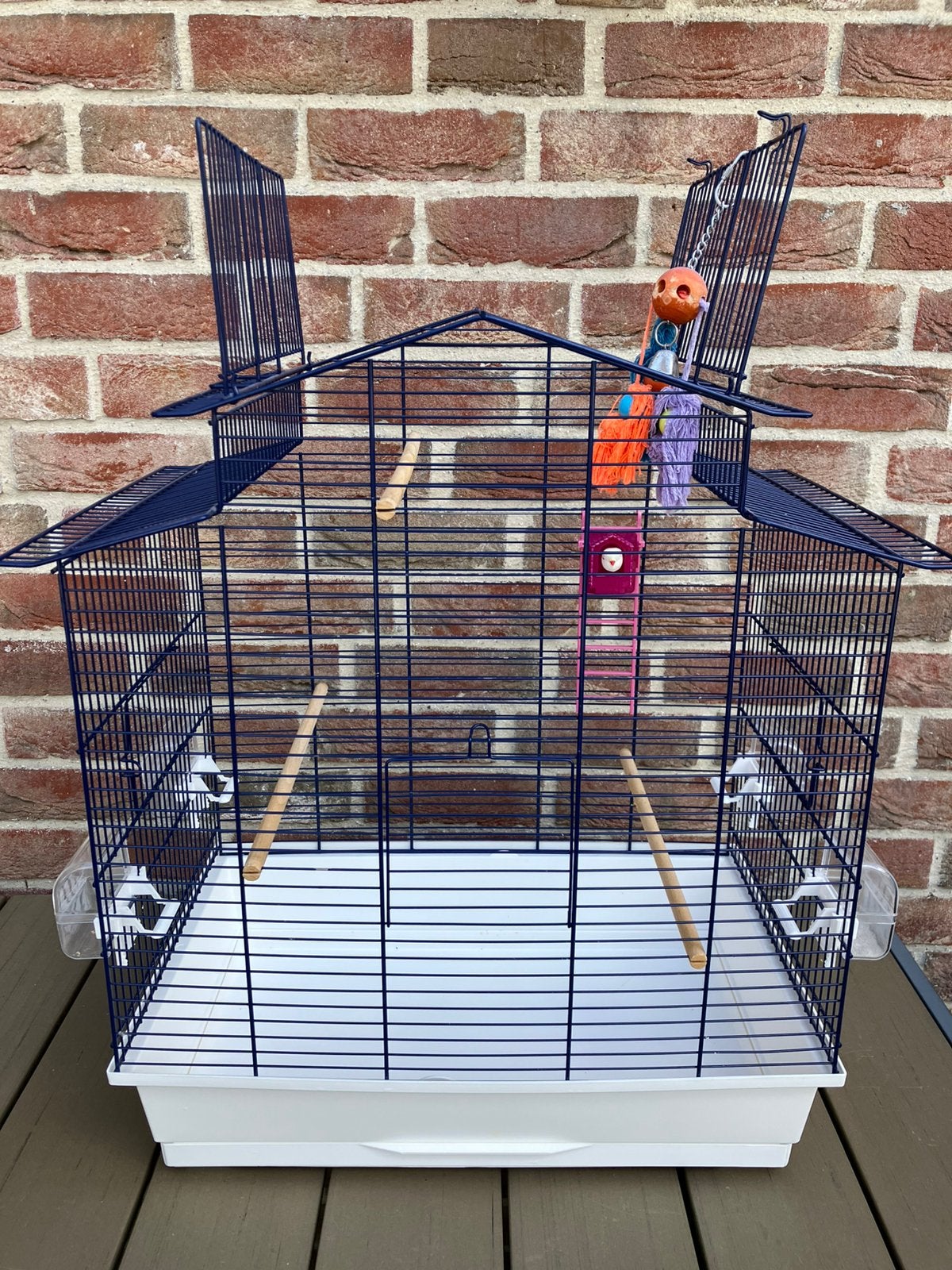 VOGELKOOI MET OPEN DAKJE MET TOEBEHOREN NU 50 EURO, Enlèvement, Comme neuf, Autres matériaux, Cage à oiseaux