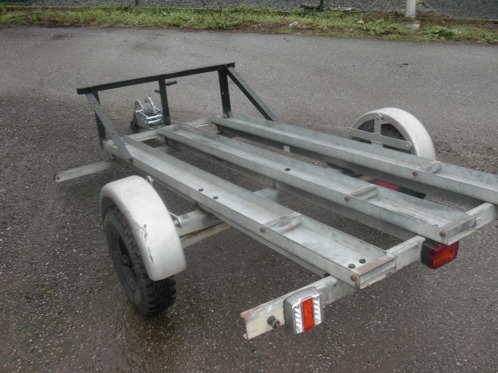 Motoraanhangwagen, Ophalen, Gebruikt
