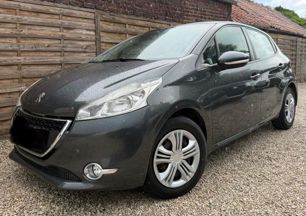 Peugeot 208 1.4 hdi, Auto's, Peugeot, Adaptieve lichten, 5 deurs, Particulier, https://public.car-pass.be/vhr/08c23f5b-50eb-4063-a31c-4003257b41d5