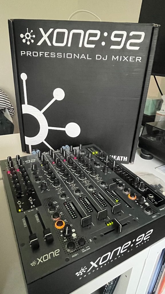 Allen & Heath Xone:92 DJ mixer / zeer goede staat + doos, Ophalen, Zo goed als nieuw, 5 tot 10 kanalen, Microfooningang