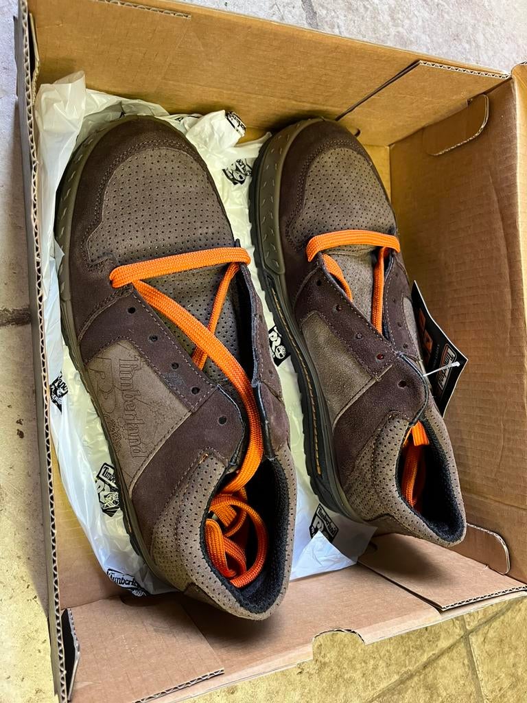 Nieuwe   werkschoenen (Timberland), Ophalen, Nieuw