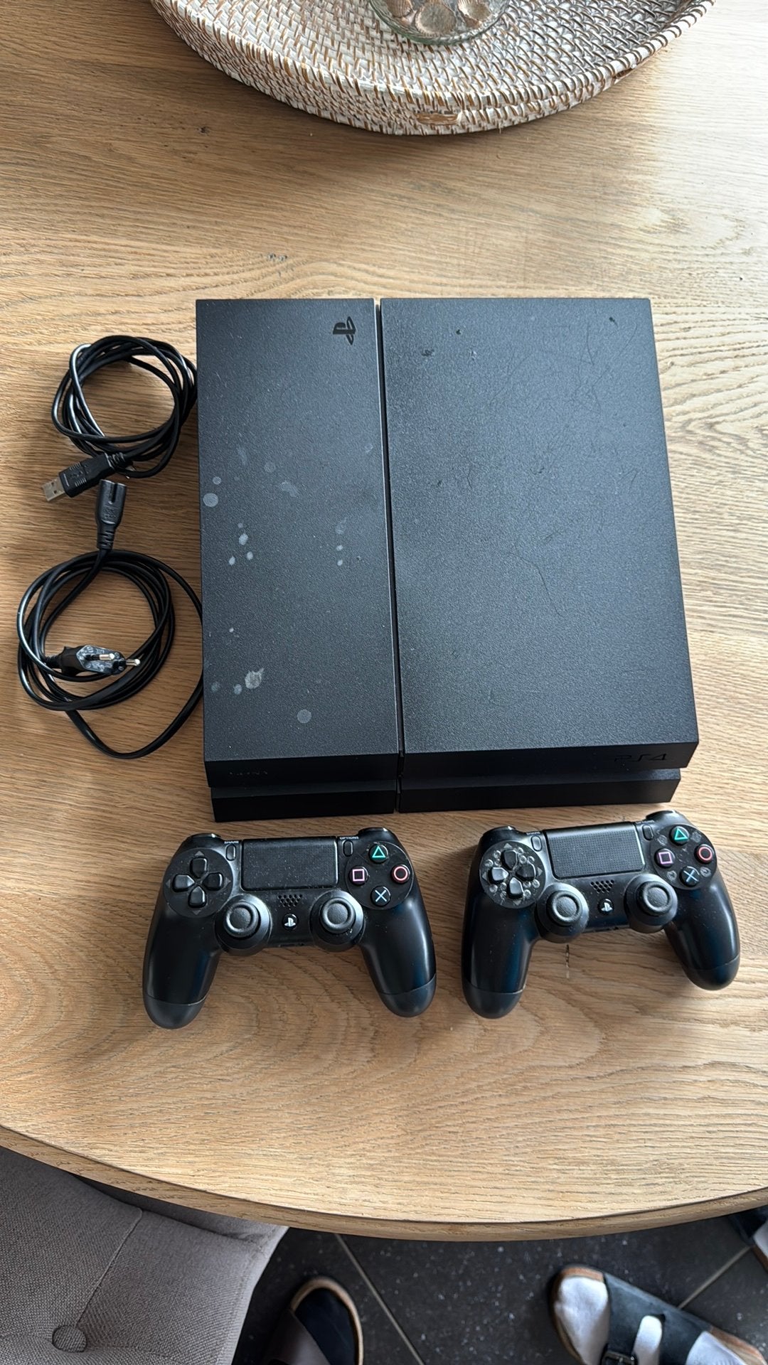 Sony PS4 avec 2 manettes, Consoles de jeu & Jeux vidéo, Consoles de jeu | Sony PlayStation 4, Enlèvement, Avec 2 manettes
