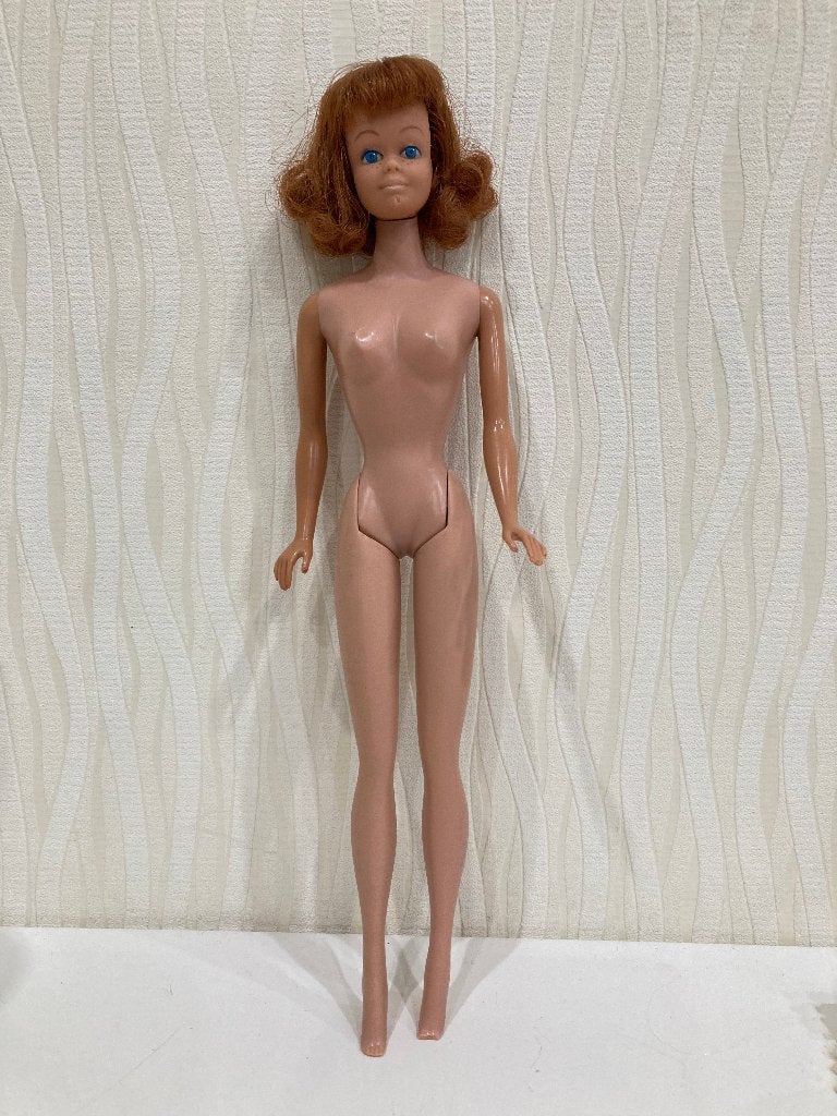 zolderopruiming: oude MIDGE/Barbiepop uit de jaren 60, Ophalen of Verzenden, Gebruikt, Fashion Doll