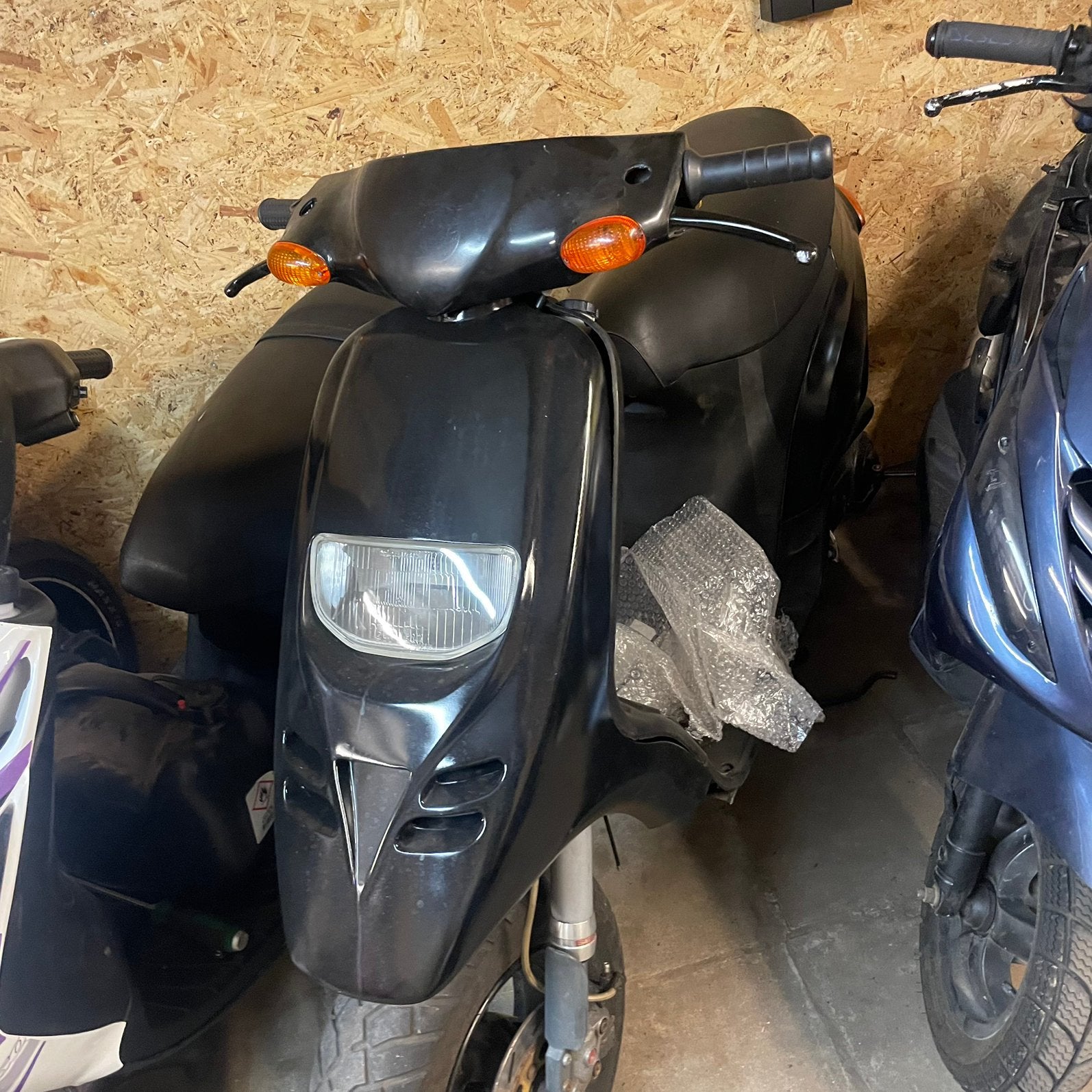 Piaggo typhoon, Vélos & Vélomoteurs, Enlèvement, Comme neuf, Phare