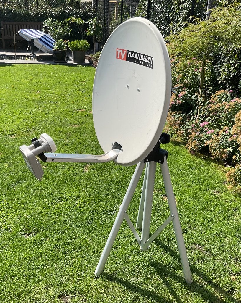 Tv Vlaanderen set compleet, TV, Hi-fi & Vidéo, Antennes paroboliques, Comme neuf, Antenne (parabolique), Autres marques, Enlèvement