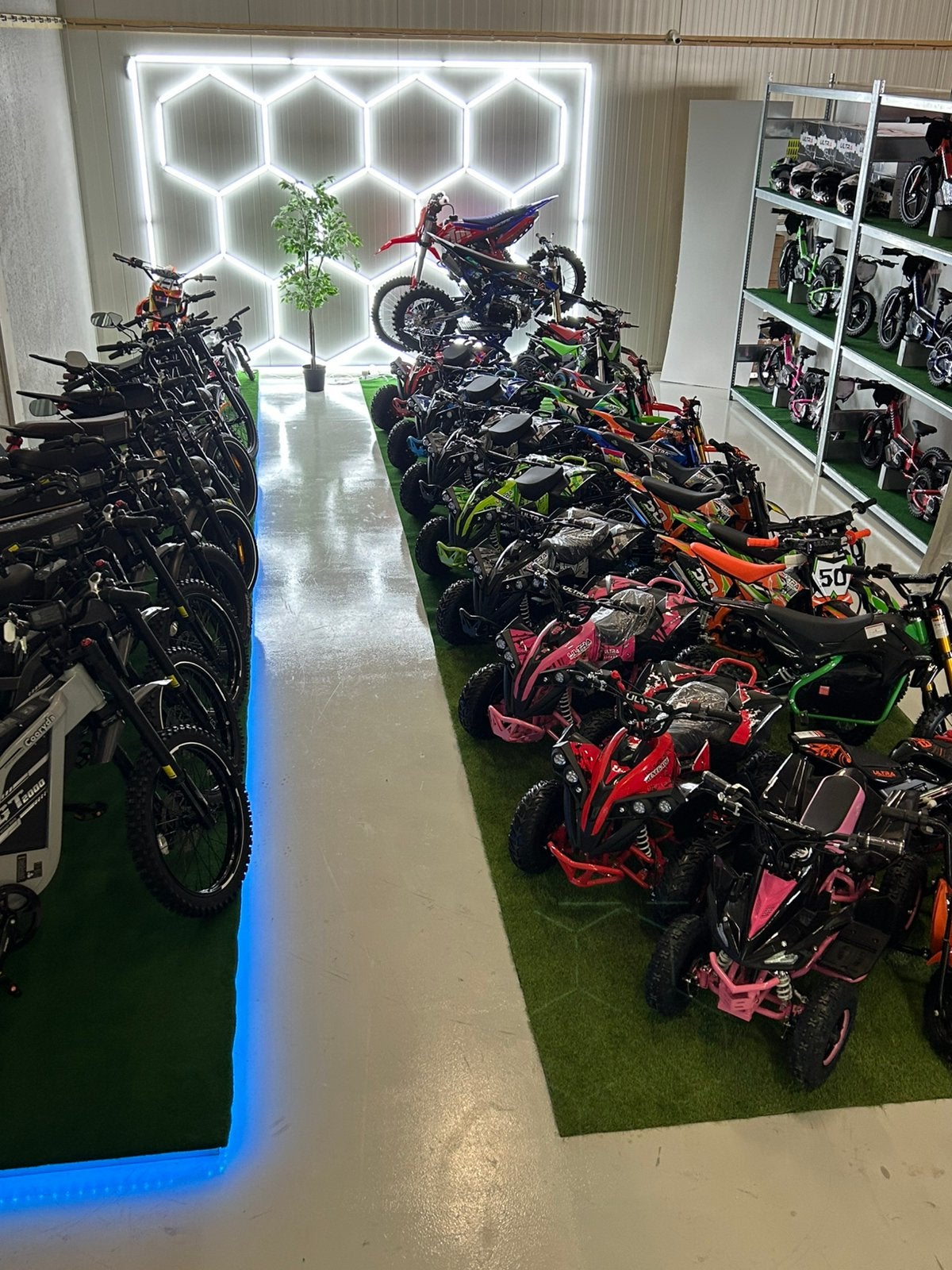 Nieuwe electrische en benzine kinder quads,crissers,showroom, Neuf