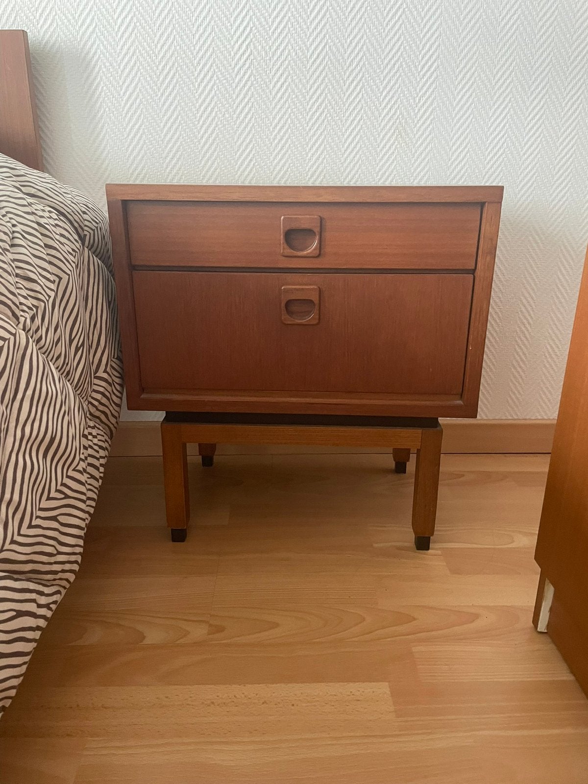 2 tables de chevet, Enlèvement, Utilisé