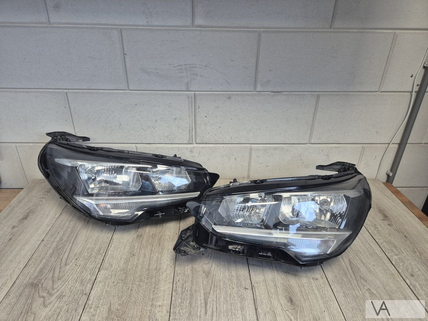 Koplamp links van Opel Corsa F 2019 - 2025 39162648 €100, Gebruikt, -, -, Opel