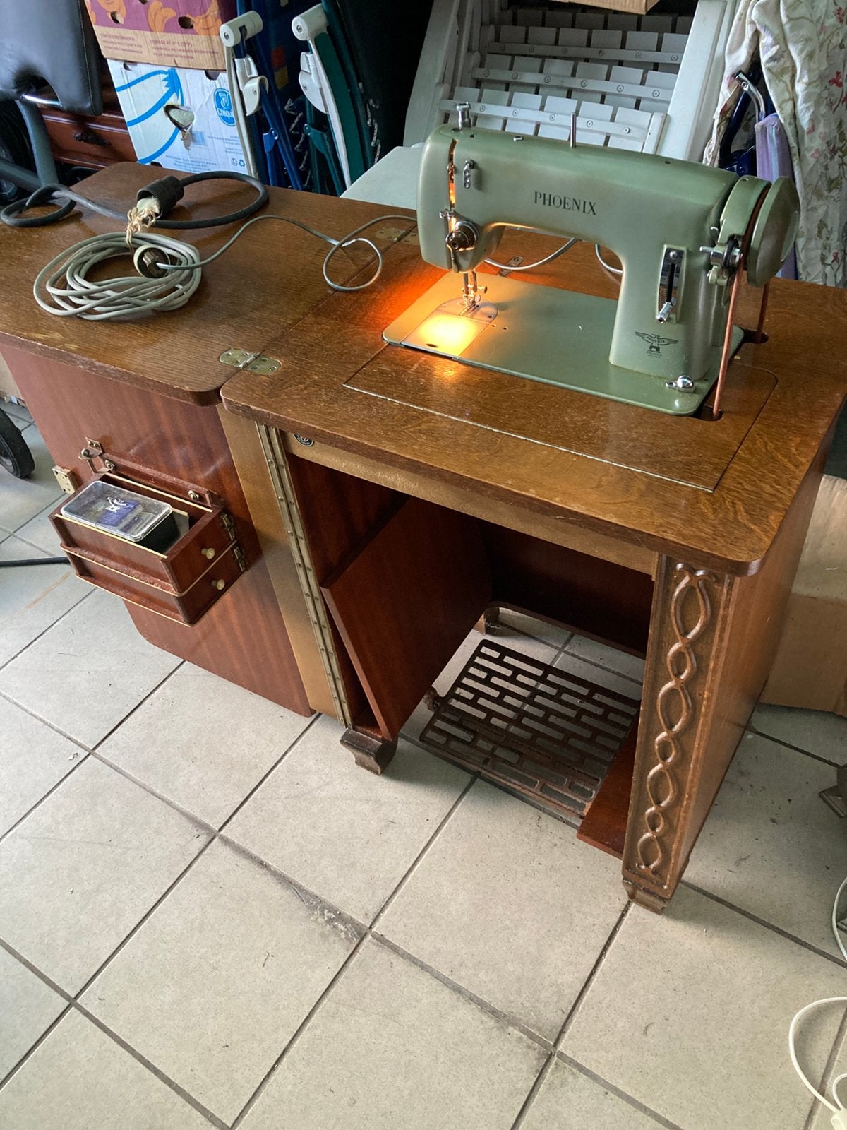 phoenix naaimachine in werkende staat, Antiek en Kunst, Ophalen