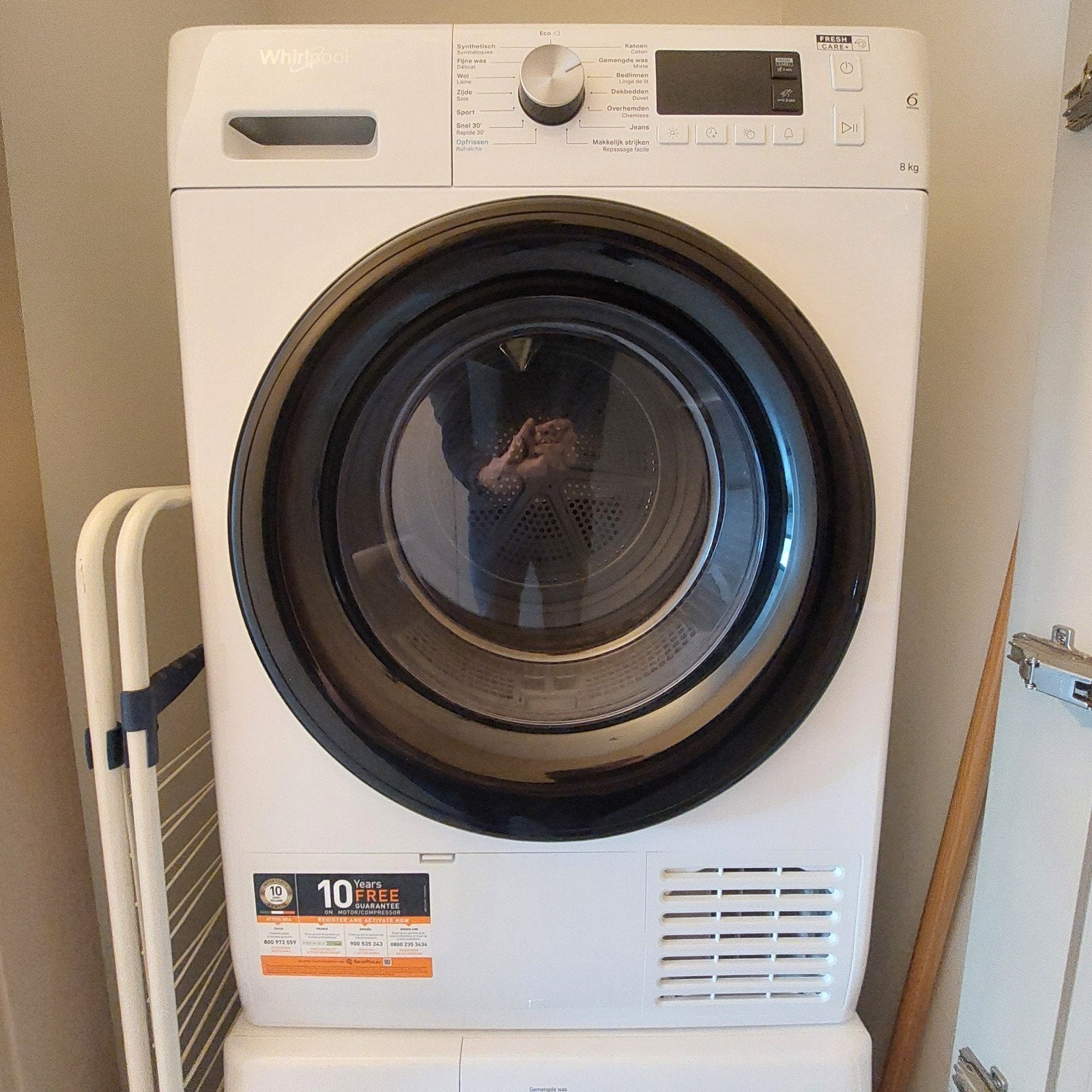 Droogkast Van Whirlpool Met Condensator, Elektronische apparatuur, Ophalen, 6 tot 8 kg, Zo goed als nieuw, Voorlader