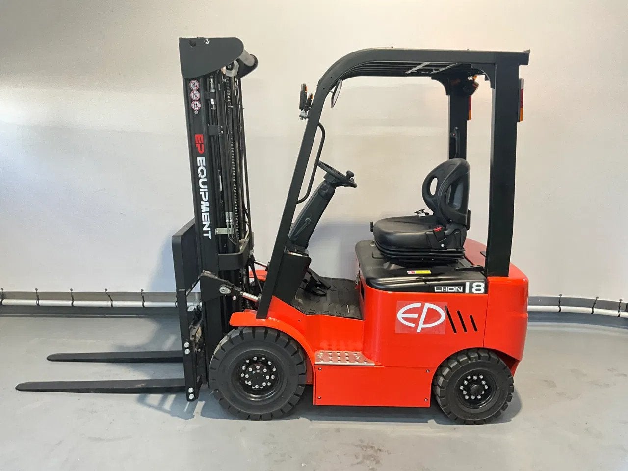 EP EFL 181 Triplex - Freelift - Sideshift, Articles professionnels, 1000 à 2000 kg, Autre propulsion, Chariot élévateur, EP