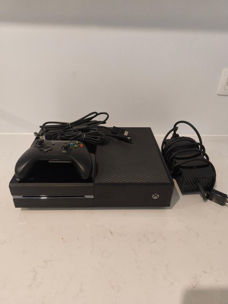 Xbox one console+controller, Games en Spelcomputers, Ophalen, Xbox One