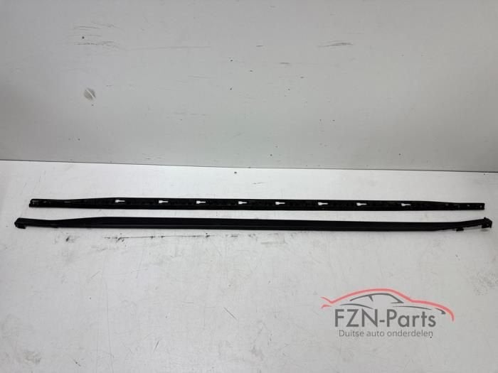 VW Golf 8 5H GTI GTD Sideskirt Rechts Met Houder, Autos : Pièces & Accessoires, Enlèvement ou Envoi, Utilisé