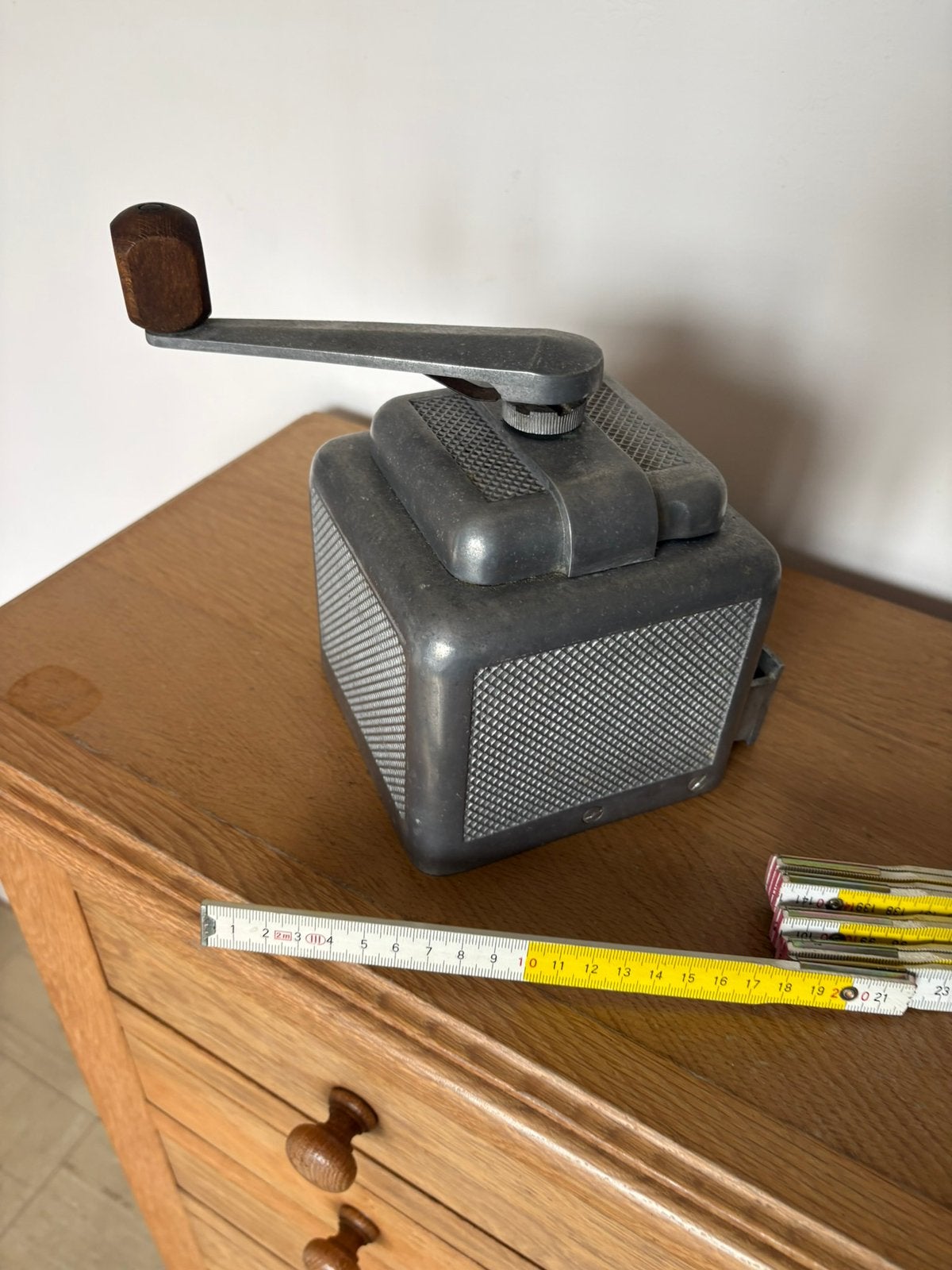 vintage MOULUX koffiemolen  aluminium 1950, Frankrijk., Ophalen of Verzenden