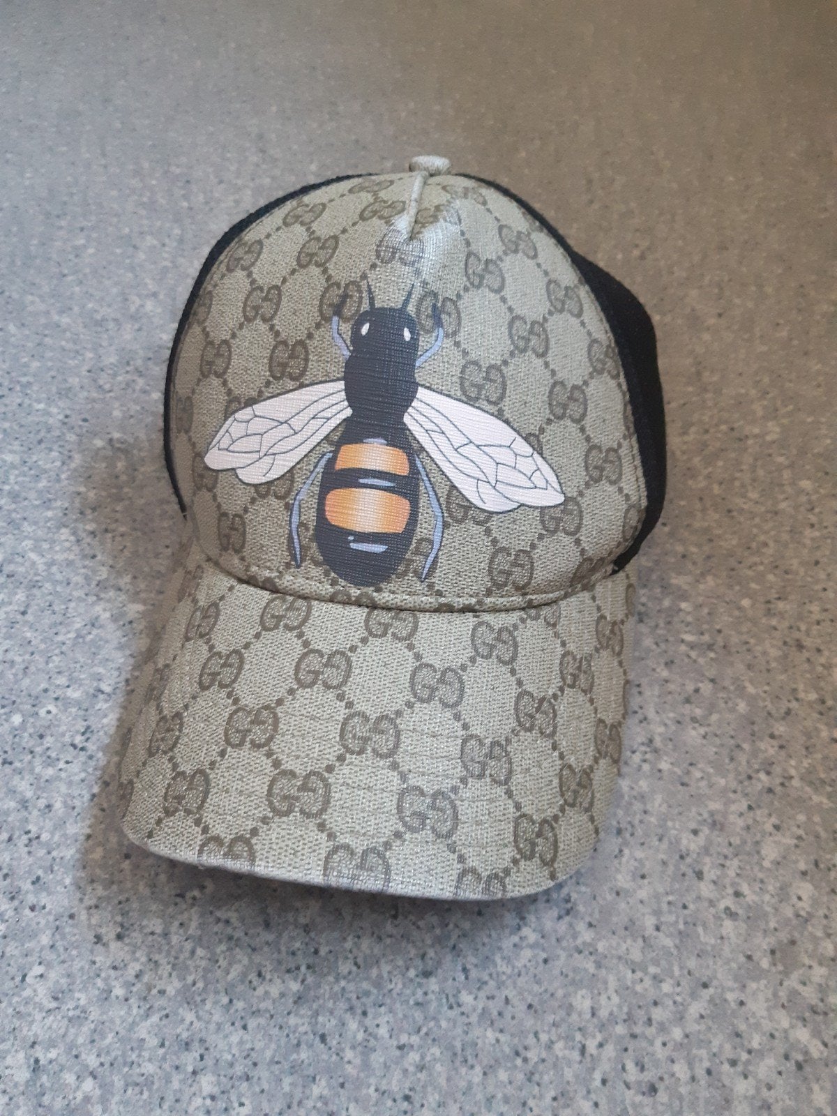 Gucci 1 contre 1, Enlèvement ou Envoi, One size fits all, Porté, Casquette