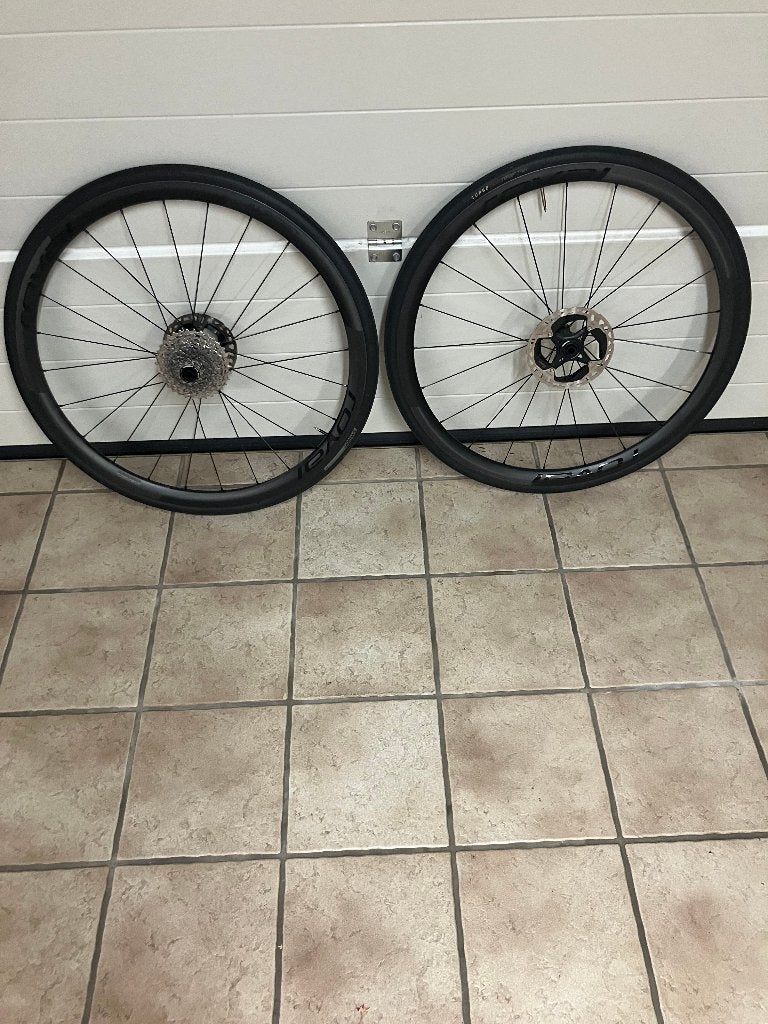 roue pour velo de course, Fietsen en Brommers, Ophalen, Band, Roval, Zo goed als nieuw