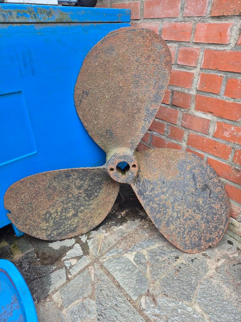Grote schroef boot, Ophalen