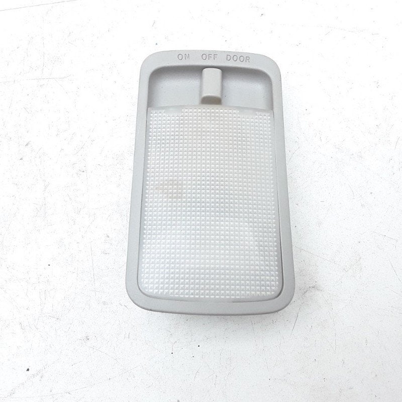 PLAFONNIER ARRIÈRE Toyota Corolla (E12) (01-2001/03-2008), Utilisé, Toyota
