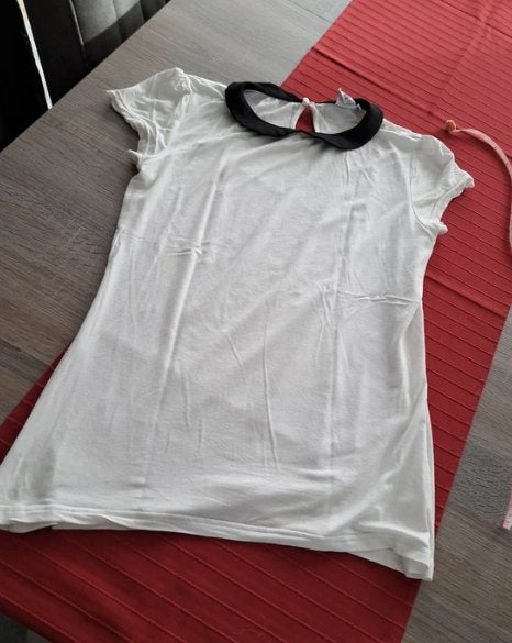 Casual Ladies wit shirt met zwart kraagje Medium, Kleding | Dames, T-shirts, Maat 38/40 (M), Wit, Ophalen of Verzenden, Zo goed als nieuw