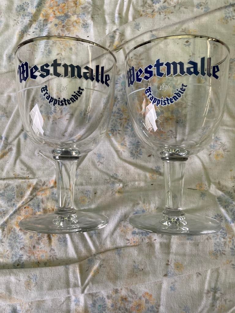 2 glazen Westmalle en 2 glazen Leffe, Verzamelen, Glas en Drinkglazen, Ophalen, Zo goed als nieuw