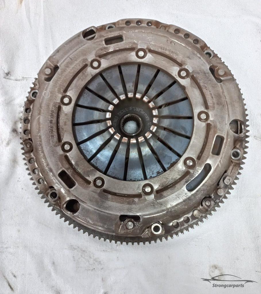 Dubbele massa vliegwiel VW CAVD motor KWB bak 03C105273H, Volkswagen, -, Utilisé, -