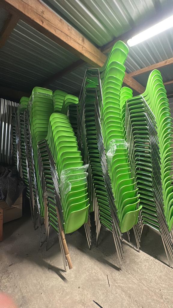 Grand lot de chaises empilables, Maison & Meubles, Chaises, Comme neuf, Enlèvement ou Envoi