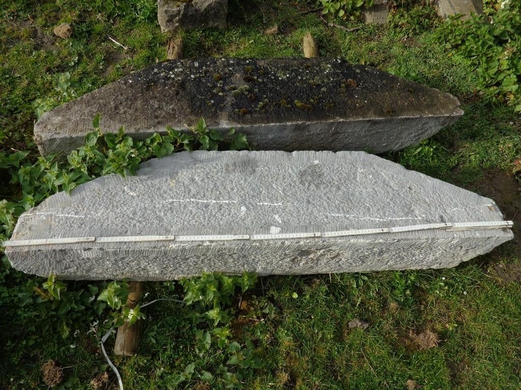 2 mitres Linteaux anciens pierre bleue Hainaut 140cm, Bricolage & Construction, Briques, Enlèvement, Utilisé, Pierres naturelles