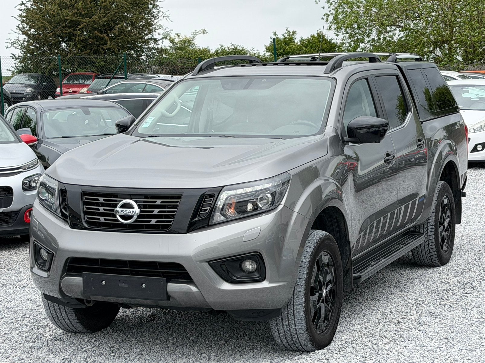 Nissan Navara 2.3 DCi Automatique - Hard Top, Autos, Cuir, Argent ou Gris, Achat, Euro 6