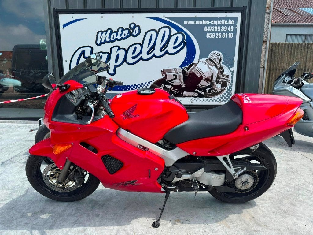 Honda	VFR800, Motoren, Bedrijf, Meer dan 35 kW, 800 cc