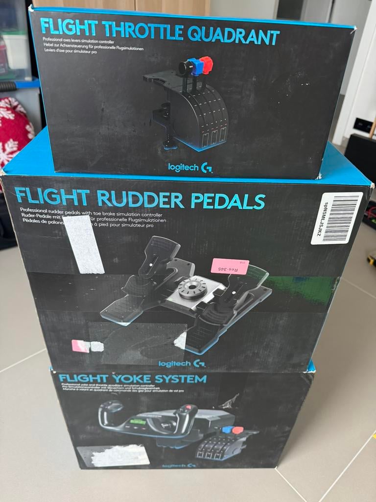 Logitech flight yoke+ 2x throttle quadrant+ rudder pedals, Ophalen, Zo goed als nieuw