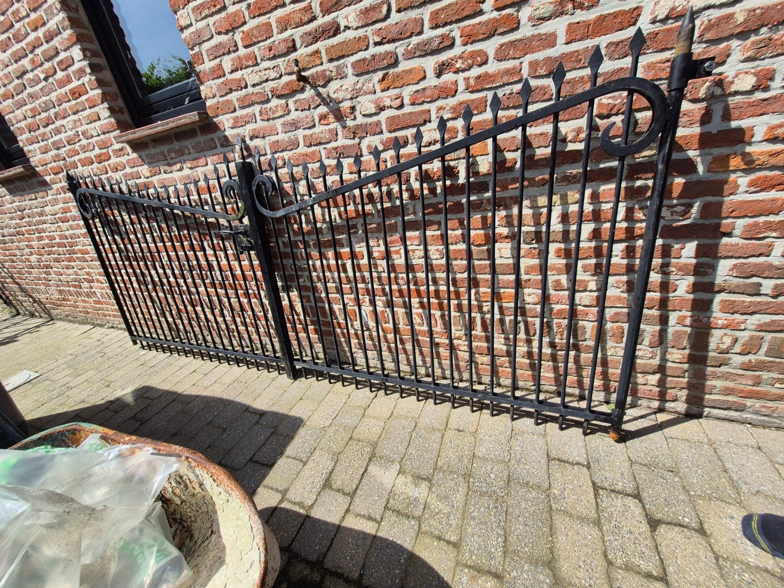 Tuinpoort / sierpoort, Ophalen