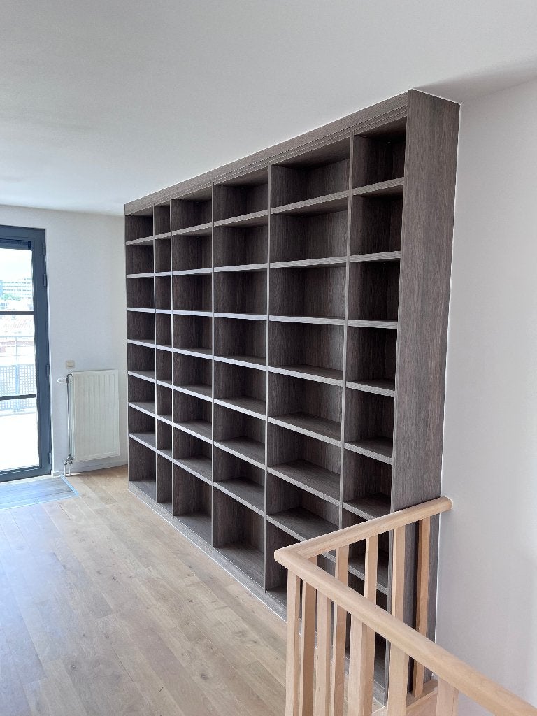 2 grote moderne maatwerk boekenkasten, Huis en Inrichting, Kasten | Boekenkasten, Ophalen, Met plank(en), Eikenhout, Zo goed als nieuw