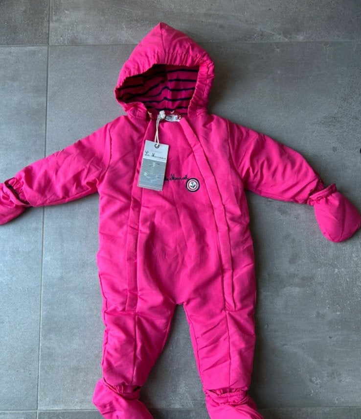Little Marcel - Fuchsia skipakje. Maat 74. Nieuw, Enfants & Bébés, Enlèvement ou Envoi, Neuf, Fille, Costume
