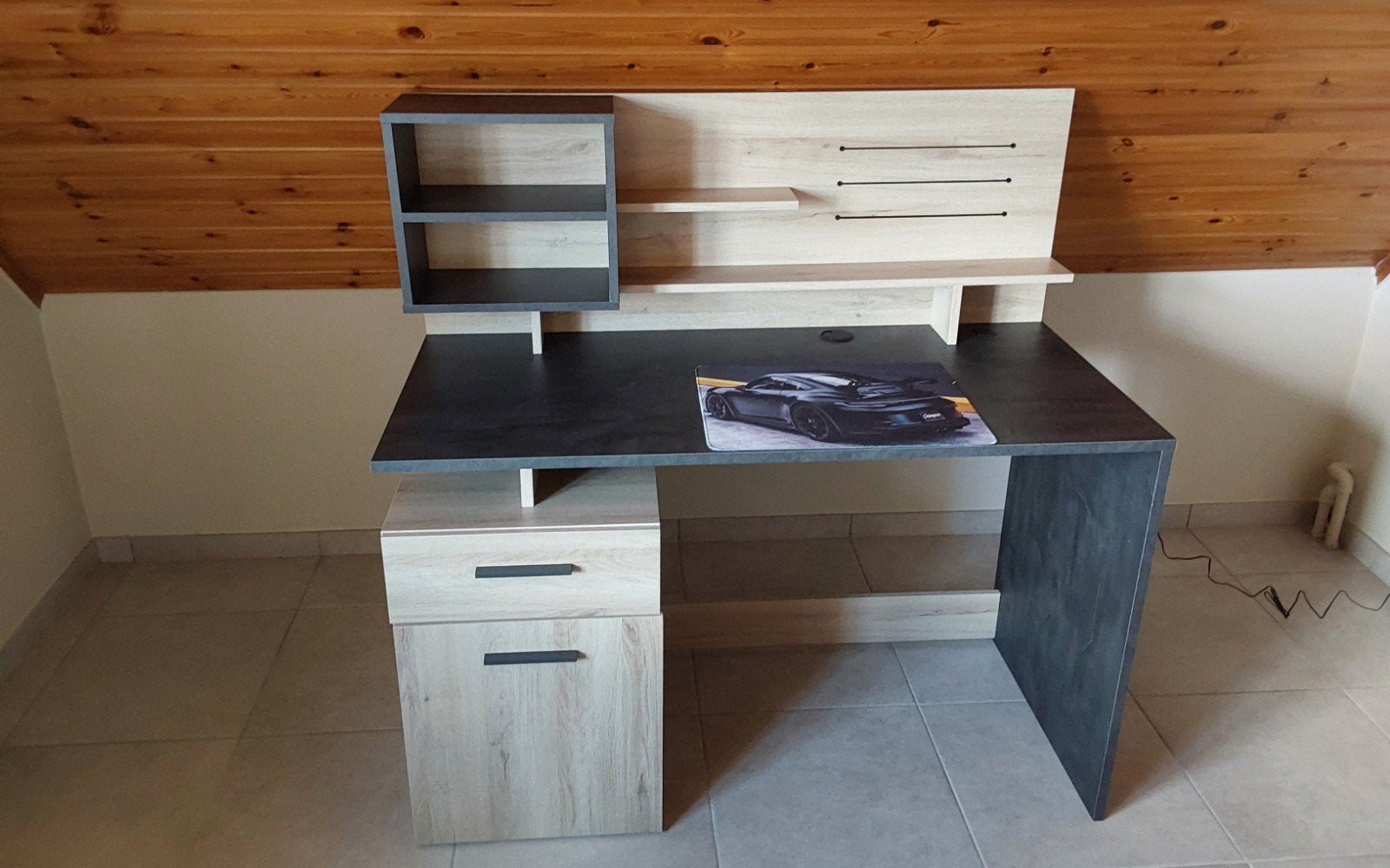 moderne bureau in perfecte staat, Ophalen, Opzetstuk, Spaanplaat of MDF, Schoolbureau