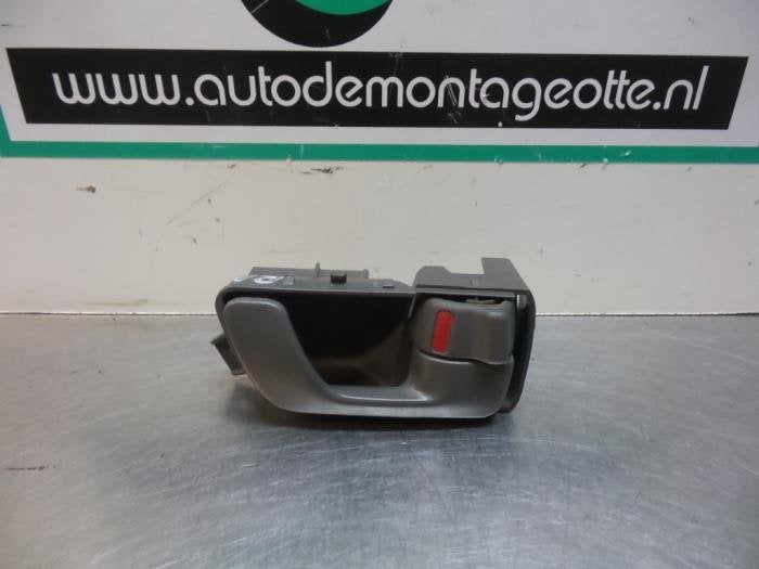 Poignée portière 4portes arrière droite d'un Mitsubishi S, -, 3 mois de garantie, Utilisé, Mitsubishi
