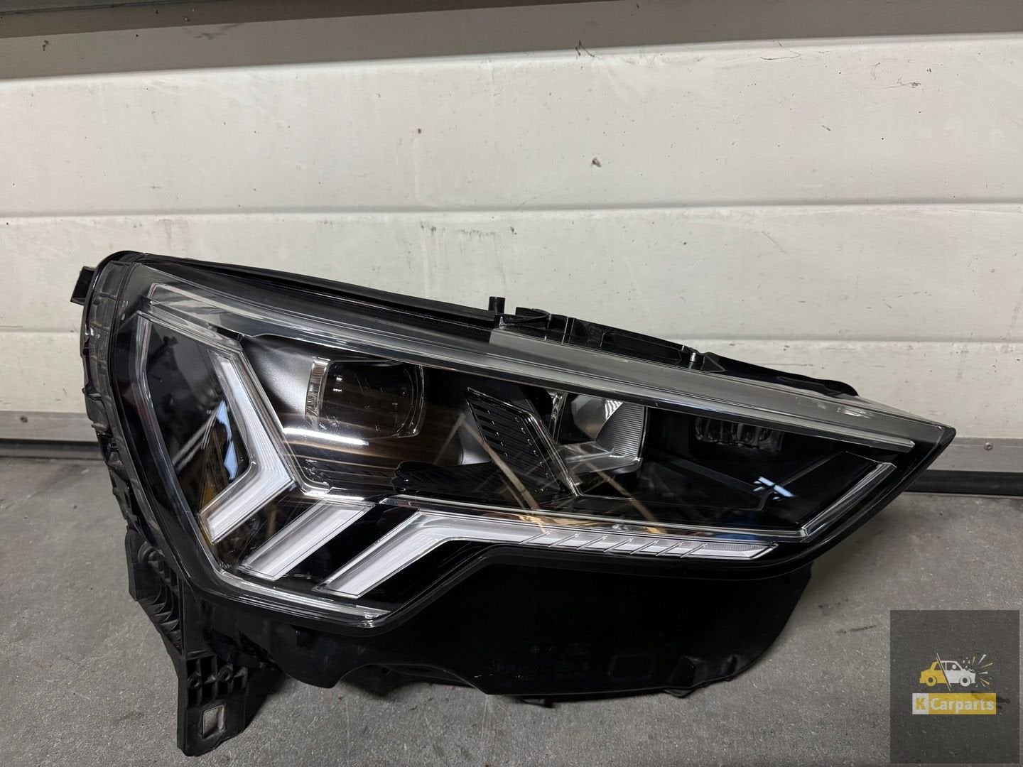 Phare avant droit Audi Q3 II 83A Full LED 83A941034, AUDI AG, Auto-Union-Strasse 1
85045  Ingolstadt, DE, Audi, Utilisé