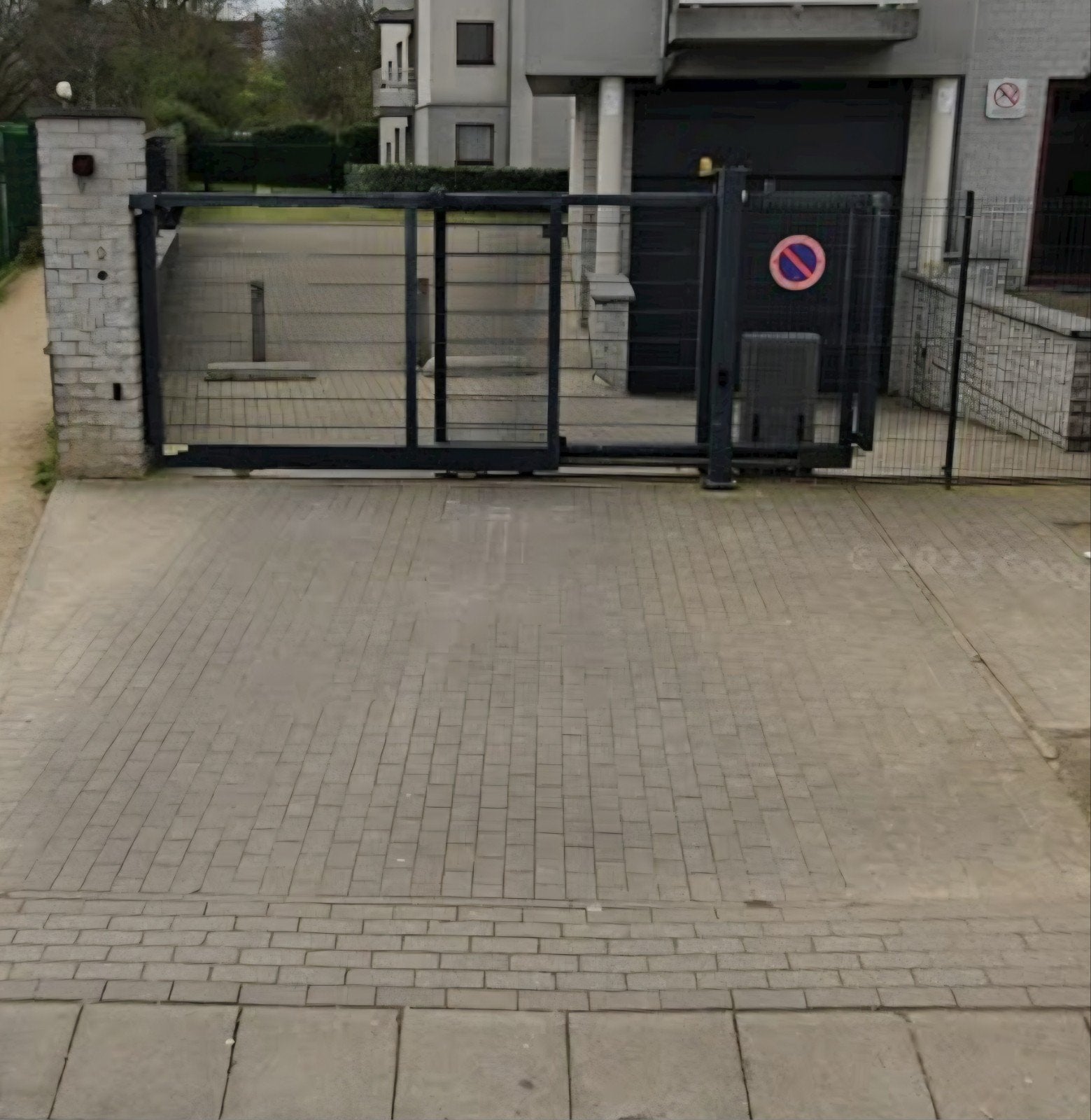 Place de parking intérieure et sécurisée à louer – 90 €/mois, Bruxelles