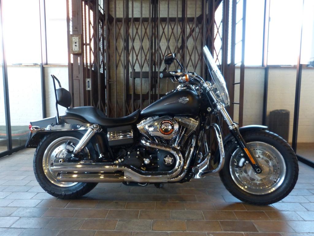 Harley-Davidson DYNA Fat Bob, Motos, Motos | Harley-Davidson, Plus de 35 kW, Info@freedom-machines.be, 1584 cm³, Autre