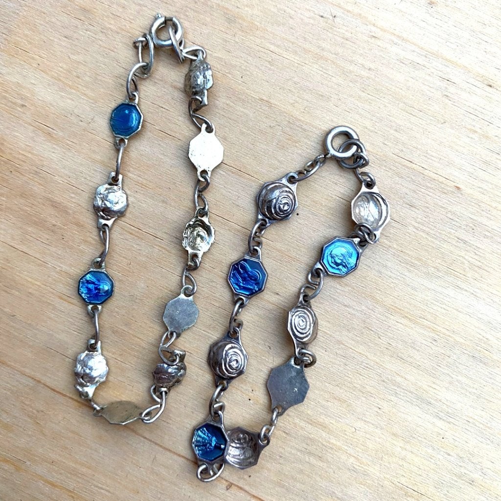 Twee oude religieuze armbandjes, Antiek en Kunst, Ophalen of Verzenden