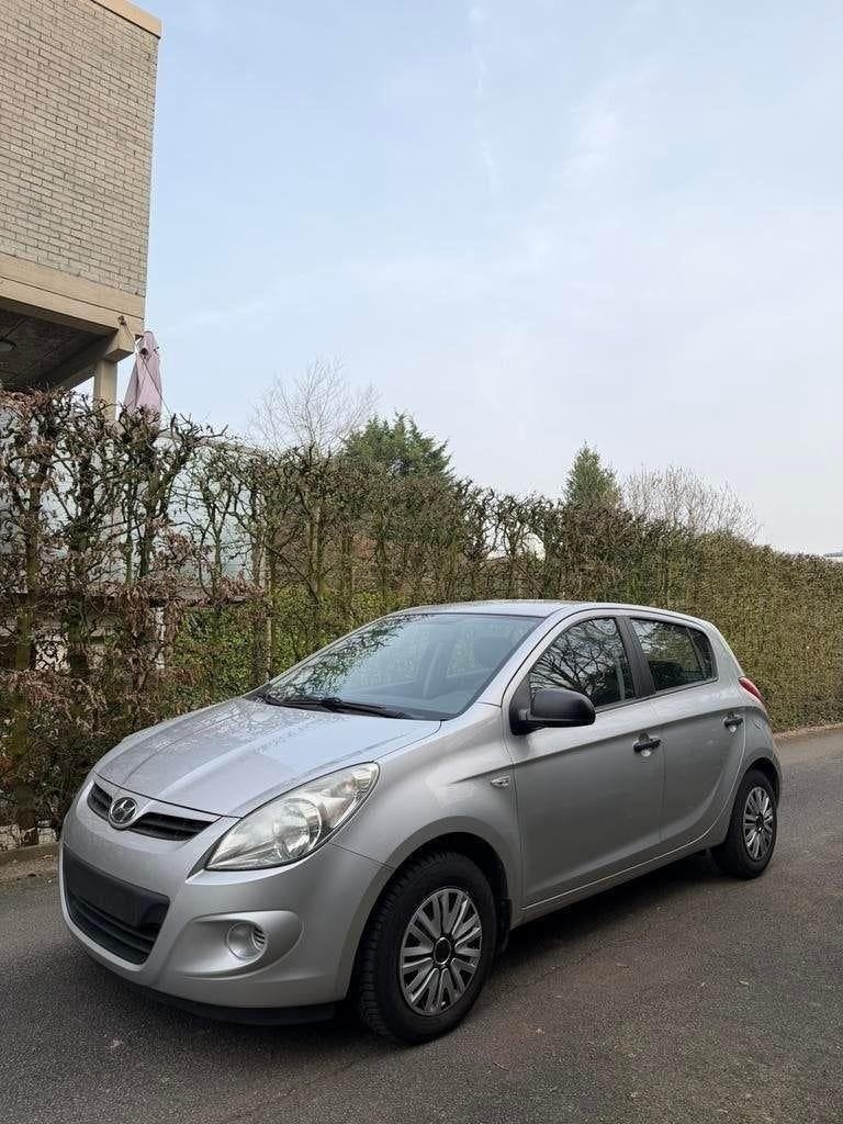 Hyundai i20 1.4 diesel 151.000KM EURO 5 - GARANTIE, Autos, Hyundai, Euro 5, Entreprise, Carnet d'entretien, Autres couleurs