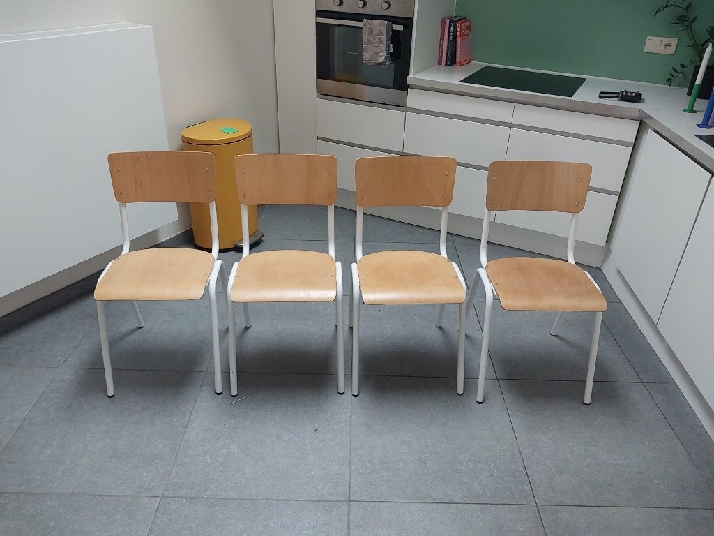 Schoolstoel, Huis en Inrichting, Ophalen, Gebruikt, Wit, Hout