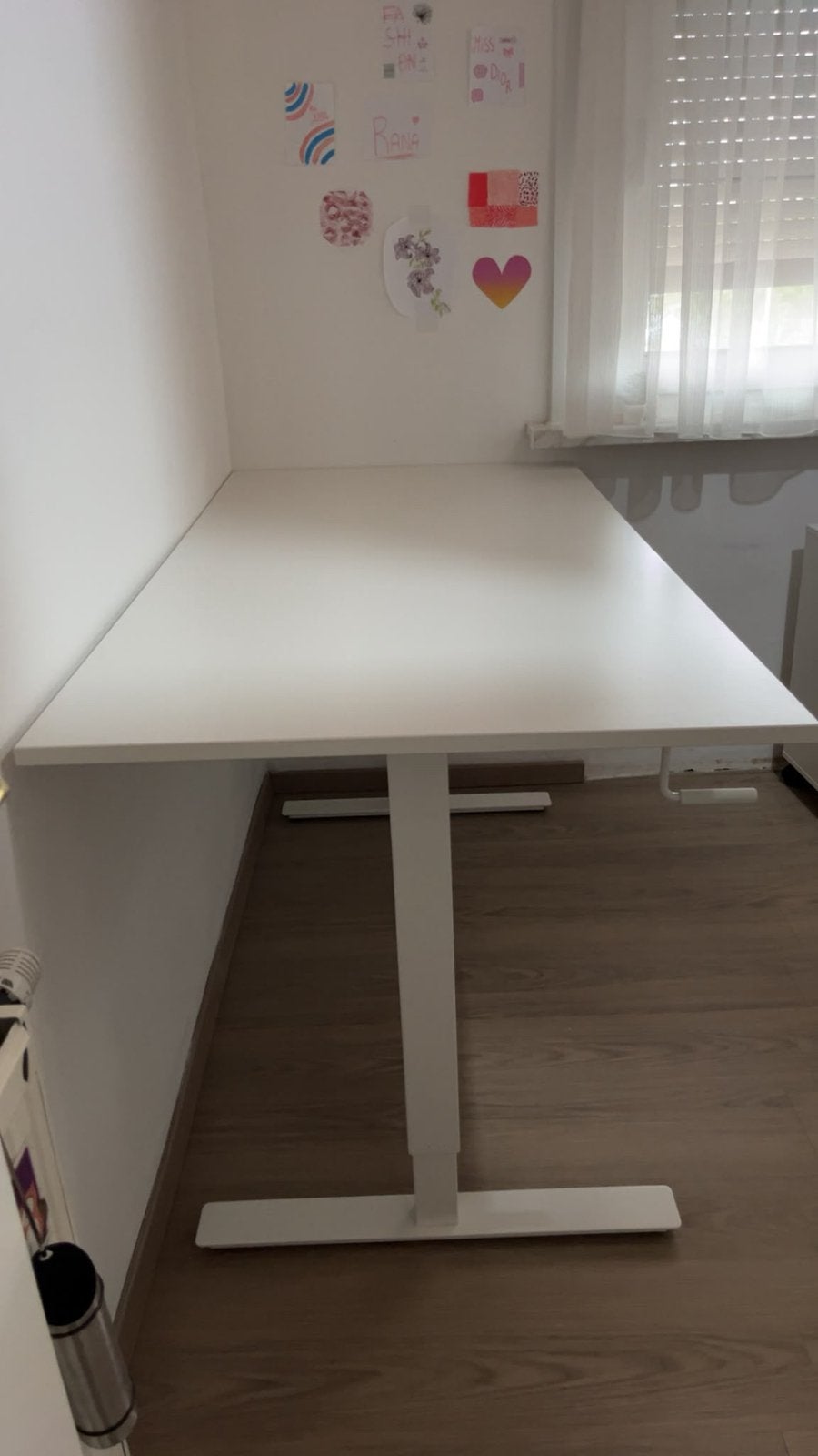 In hoogte verstelbaar bureau, Huis en Inrichting, Bureaus, Gebruikt, Zit-sta bureau, IKEA, Modern, Hout, Wit, In hoogte verstelbaar