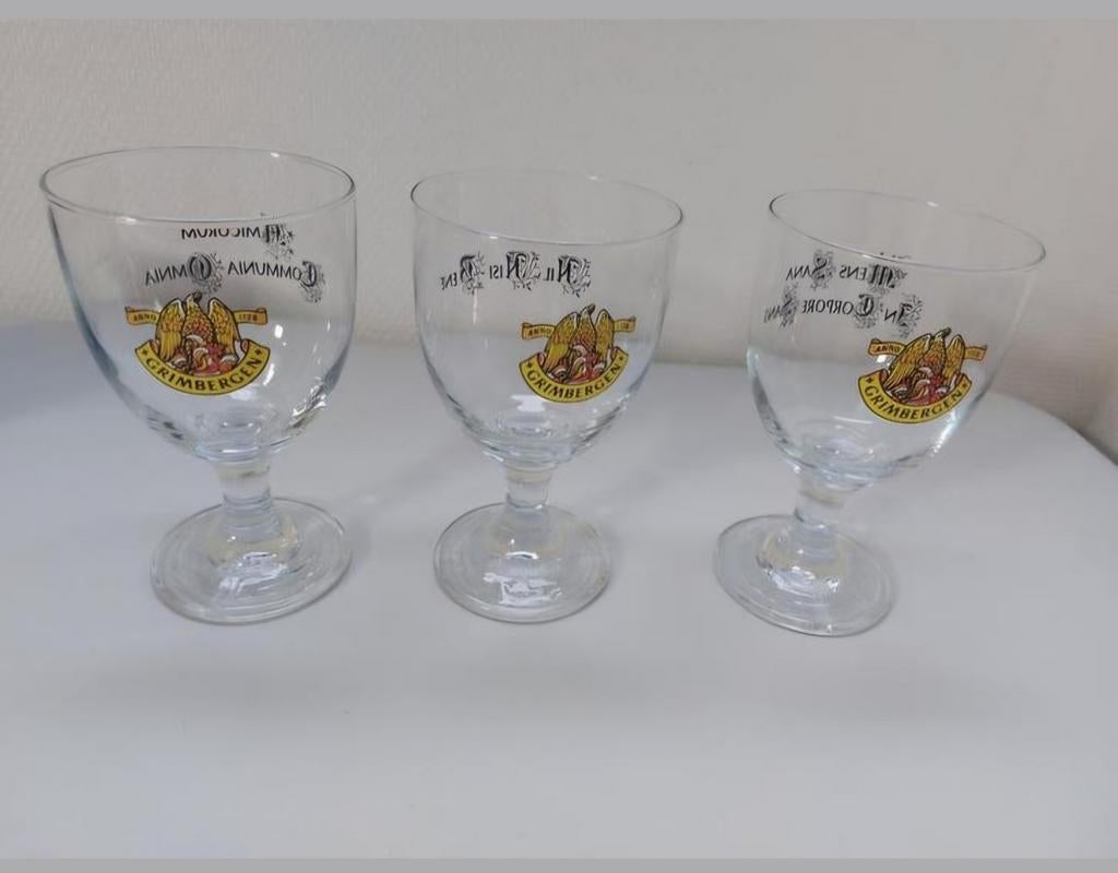3 Grimbergen bierglazen met Latijnse spreuken, Verzamelen, Ophalen