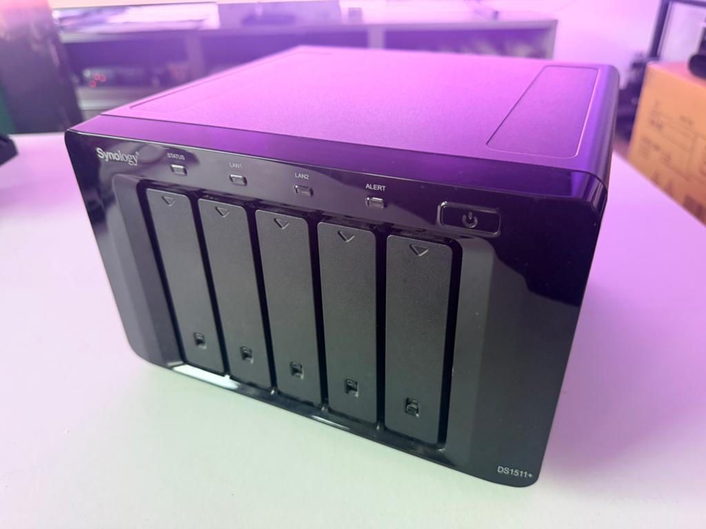 Synology DS1511+ NAS DiskStation met kabels, Ophalen, Gebruikt