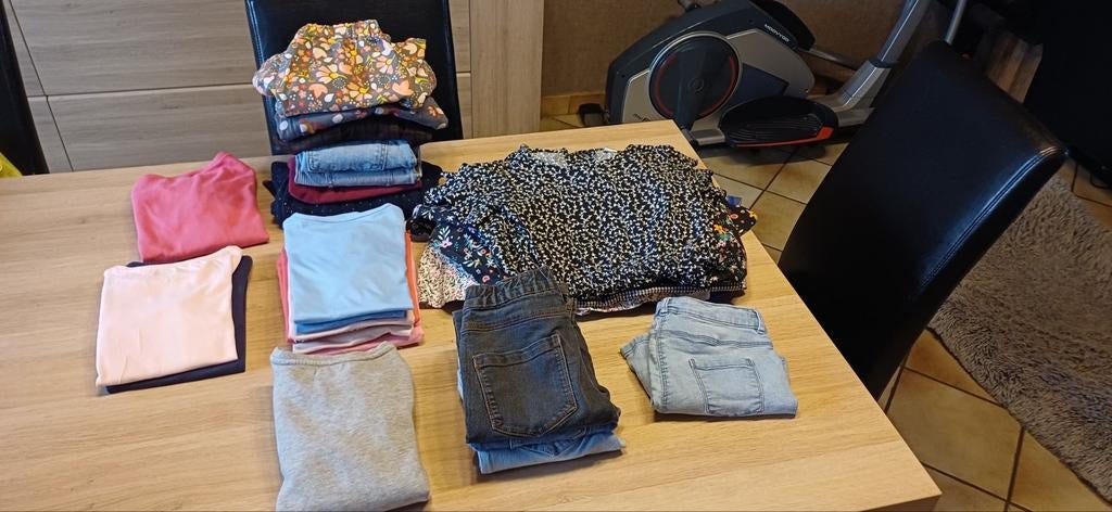 Lot vêtements fille taille 140 cm (taille 10 ans), Kinderen en Baby's, Babykleding | Baby-zwemkleding, Meisje, Ophalen
