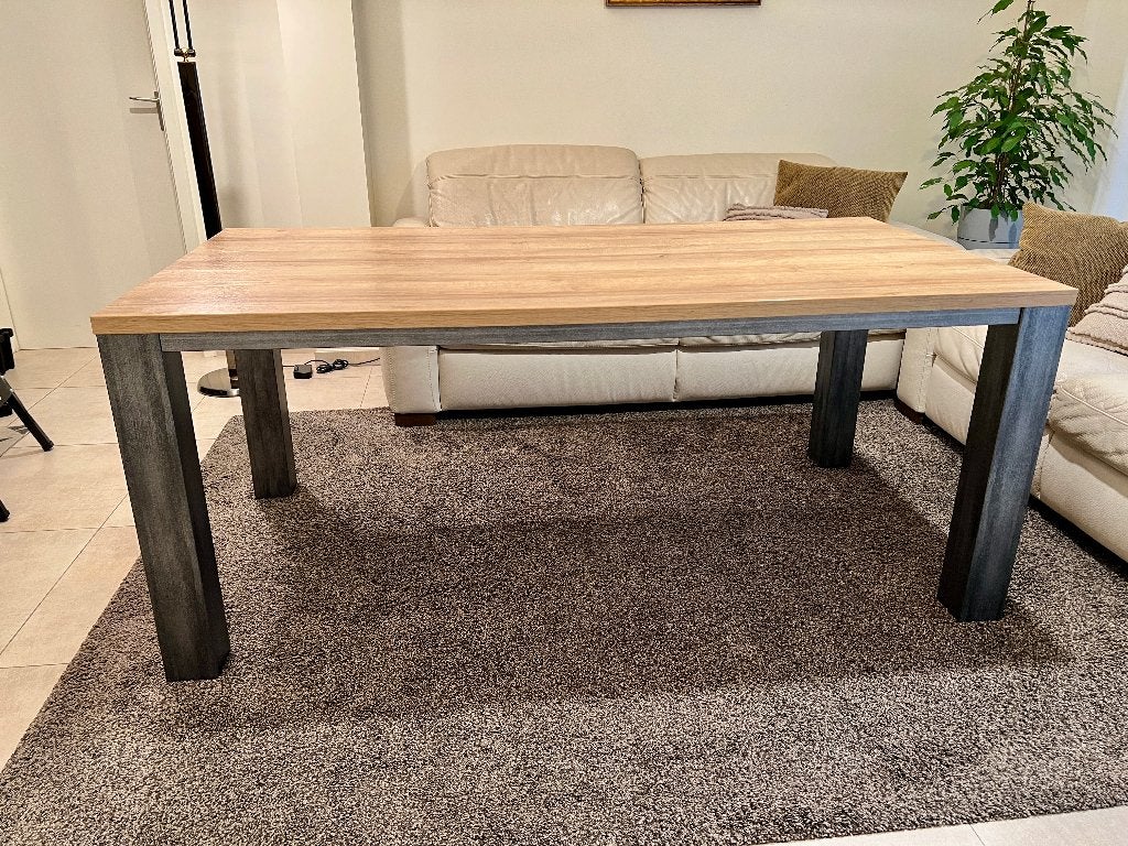 table de salle à manger marron clair en bon état, Maison & Meubles, 150 à 200 cm, Cinq personnes ou plus, Enlèvement, Utilisé
