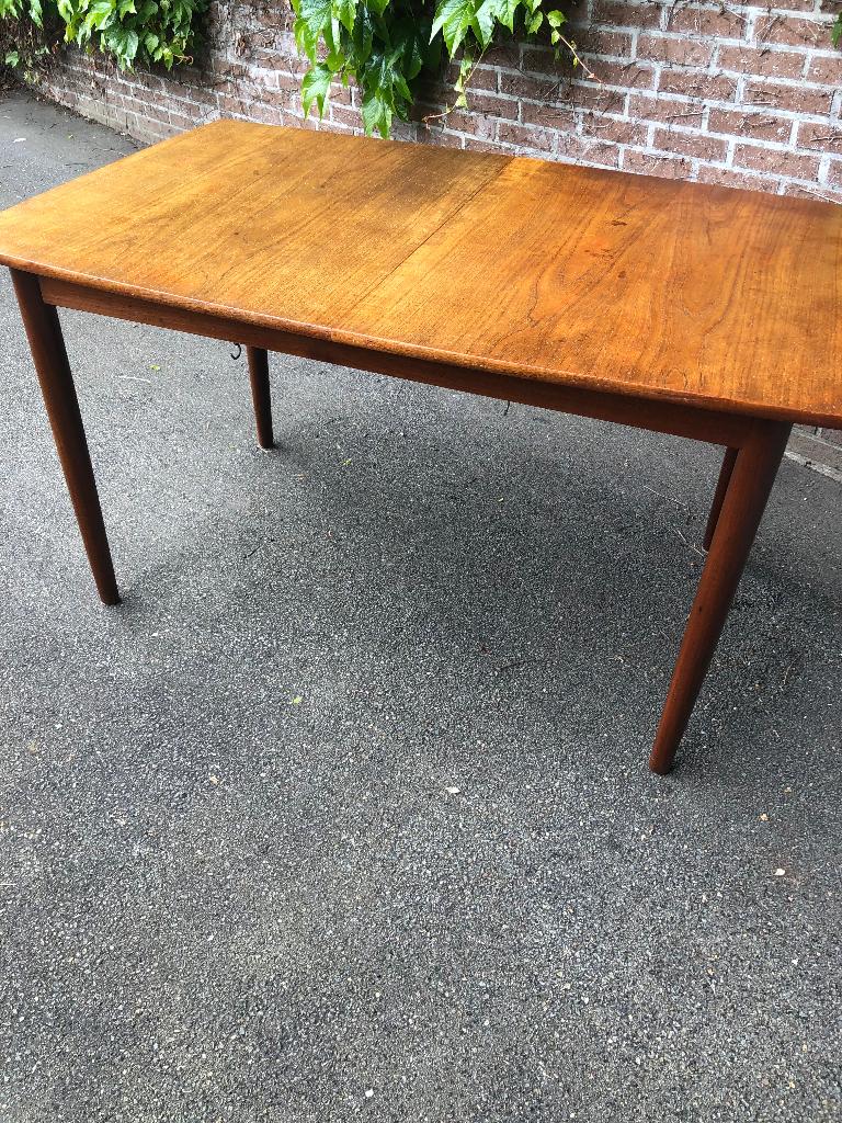 Vintage midcentury Scandinavisch teak eettafel, Ophalen, Gebruikt